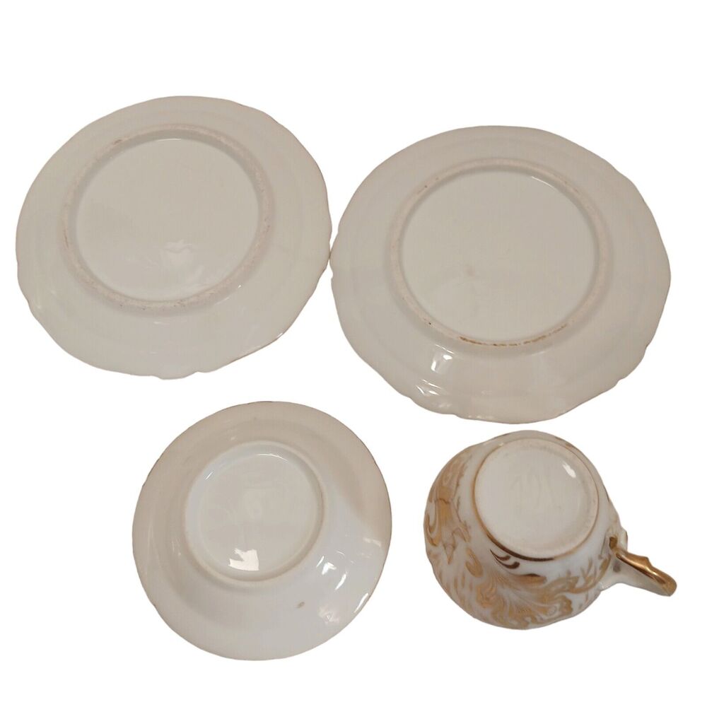 4 Pieces 24k Gold Hand Painted TEA CUP SAUCERS SET Scalloped Hollywood Regency - Picture 12 of 16